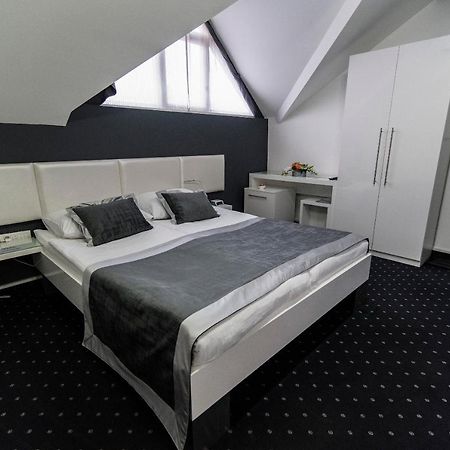 Hotel Cool Zagreb Airport Velika Gorica Ngoại thất bức ảnh