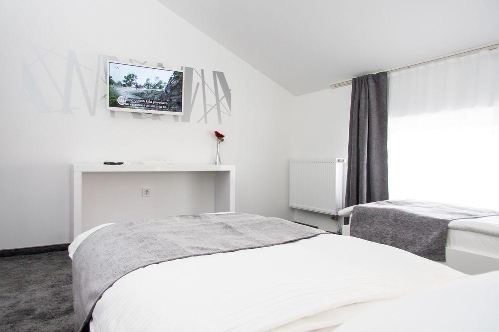 Hotel Cool Zagreb Airport Velika Gorica Ngoại thất bức ảnh